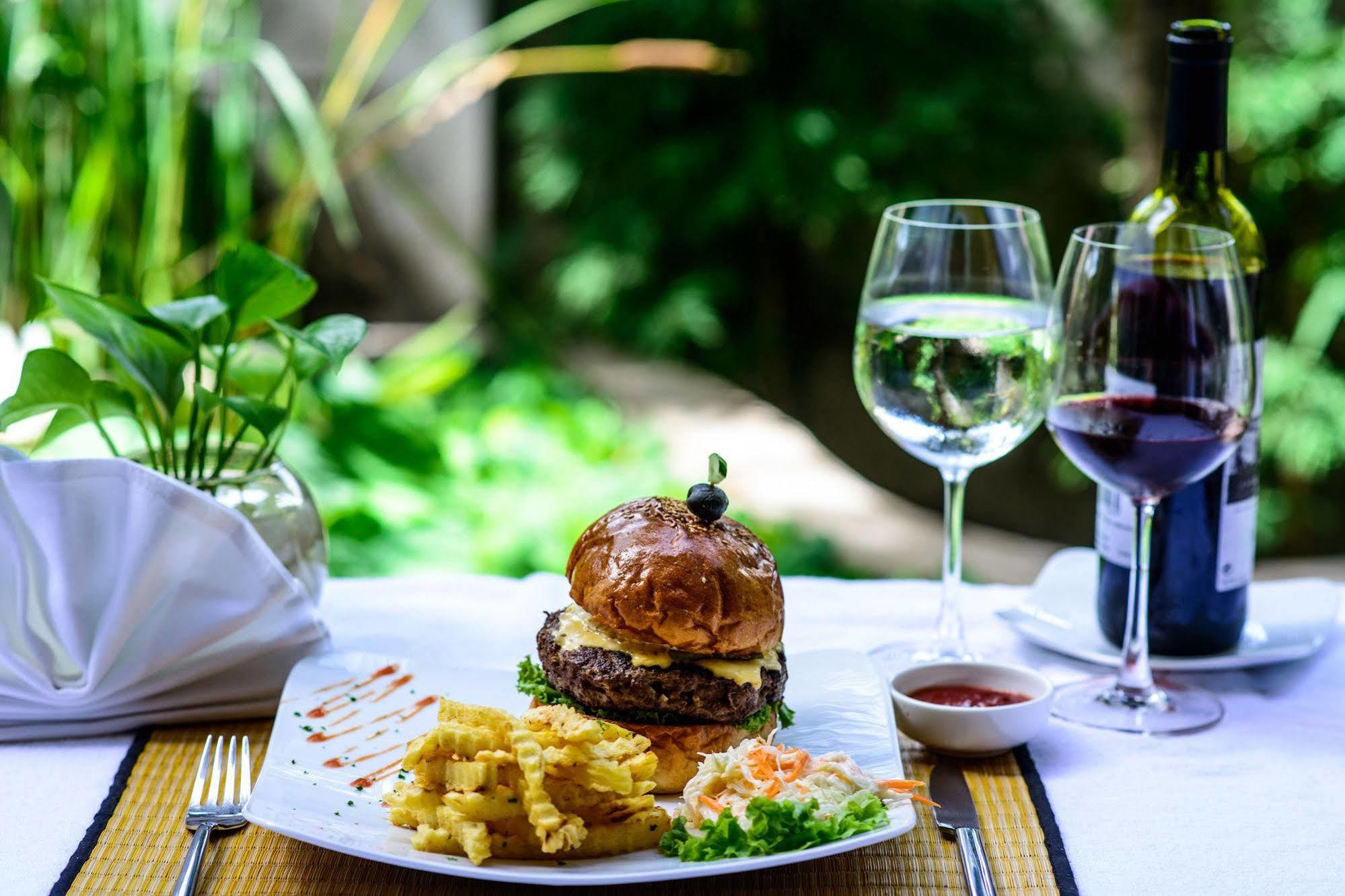 Charming Angkor Resort & Spa Сиемрип Экстерьер фото